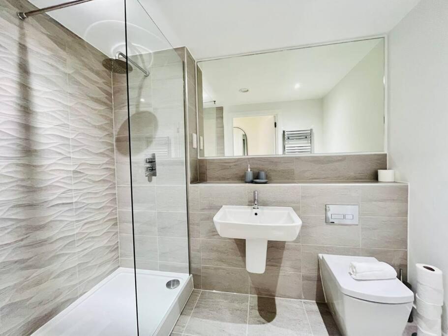 Modern One Bedroom Apartment Near Old Trafford Stadium مانشستر المظهر الخارجي الصورة