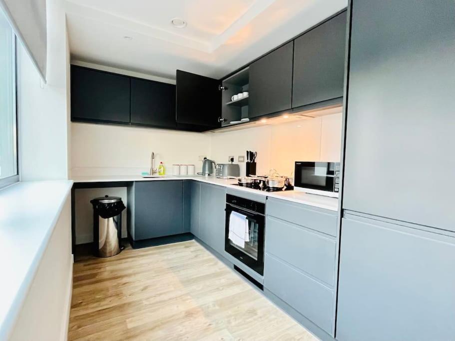 Modern One Bedroom Apartment Near Old Trafford Stadium مانشستر المظهر الخارجي الصورة