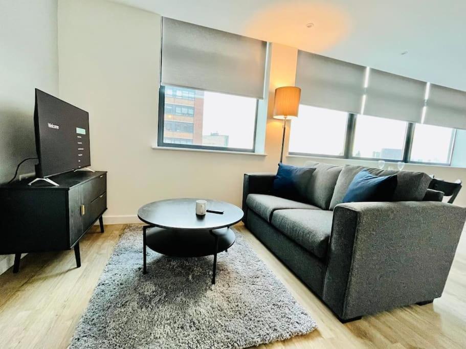 Modern One Bedroom Apartment Near Old Trafford Stadium مانشستر المظهر الخارجي الصورة