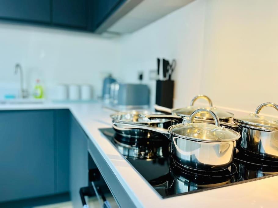 Modern One Bedroom Apartment Near Old Trafford Stadium مانشستر المظهر الخارجي الصورة
