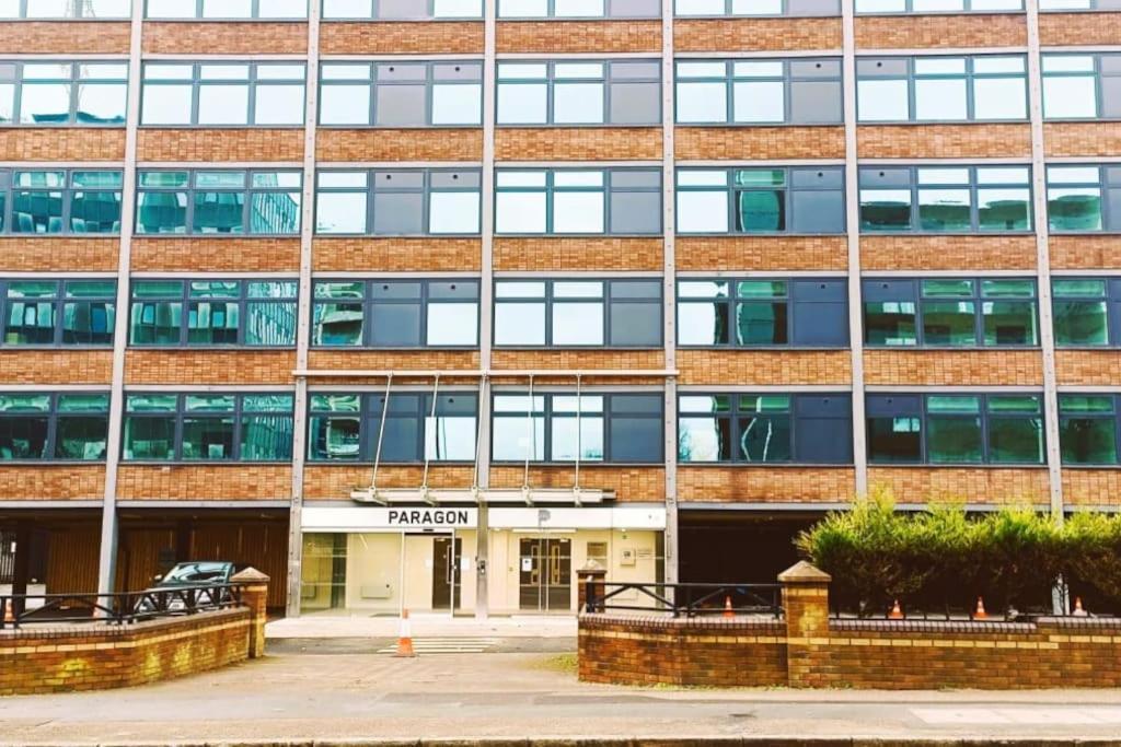 Modern One Bedroom Apartment Near Old Trafford Stadium مانشستر المظهر الخارجي الصورة